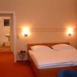 Altes Doktorhaus - Garni Hotel 3*